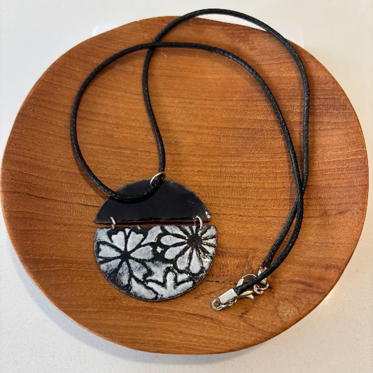 Black and White Flower Necklace
